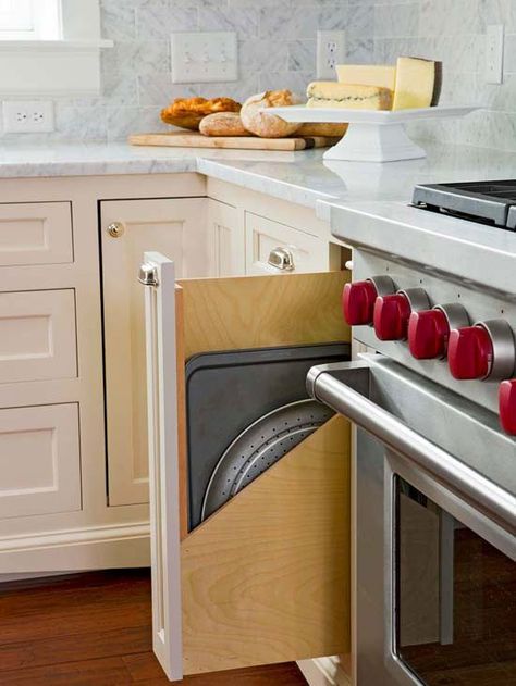 pull out pans Cabinet Trends, Clever Kitchen Storage, Cabinet Fronts, Dark Kitchen Cabinets, Smart Kitchen, Furniture Stores, Kitchen Redo, Kitchen Cabinetry, Painting Kitchen Cabinets