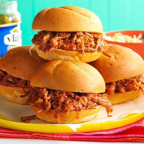 Root Beer Pulled Pork Sandwiches Root Beer Pulled Pork, Rootbeer Pulled Pork, Pork Sandwich Recipes, Beer Pulled Pork, Taco Ring, Pulled Pork Sandwiches, Pork Sandwiches, Dump Dinners, Pork Chicken