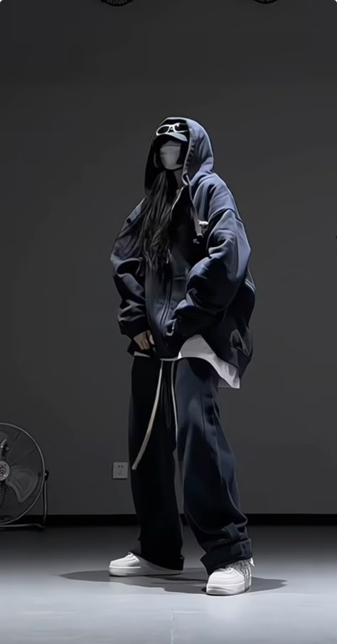 The Hood Outfits, Gothic Tomboy Outfits, Black Turtle Neck Dress Outfit, Boyish Aesthetic, Tomboy Girly Outfits, Dance Outfits Hip Hop, Tomboy Outfits Winter, Girly Tomboy Outfits, Asian Streetwear Fashion