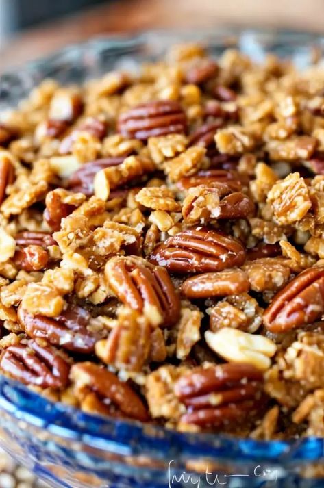 Irresistible Praline Crunch Recipe: The Ultimate Sweet Treat Experience Harvest Crunch Cereal Recipes, Praline Crunch Snack Mixes, Praline Chex Mix Recipe, Life Cereal Recipes Snacks, Praline Crunch Recipe, Crunch And Munch Recipe, Cereal Recipes Snacks, Praline Crunch, Cream Cheese Corn