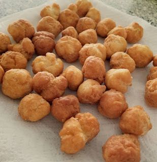 Fried Dough Balls Recipe, Fried Dough Balls, Sugar Spun Run, Fried Bread, Fry Bread, Donut Holes, Fried Dough, Food Club, Dough Balls