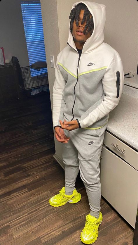 Nike Tech Fits Men, Nike Tech Fleece Outfit Men, Nike Tech Fit, Drill Outfit, Nike Tech Fleece Men, Nike Suit, Nike Tech Tracksuit, Tech Tracksuit, Nike Sets