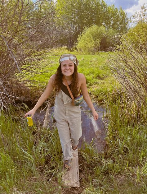 Western Granola Aesthetic, Outdoorsy Outfits Summer, Hiking Overalls, Granola Hippie Aesthetic, Granola Outfits Summer, Granola Fashion, Overalls Aesthetic, Summer Granola, Granola Fits