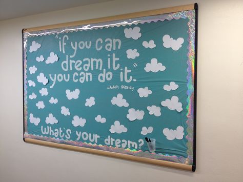 Social Bulletin Board - Residents could write their dreams on the clouds Interactive Bulletin Board Ideas, Disney Door Decorations, School Bulletin Board Ideas, Counseling Bulletin Boards, Door Decorations College, Work Bulletin Boards, Interactive Bulletin Boards, Ra Bulletins, Interactive Bulletin Board