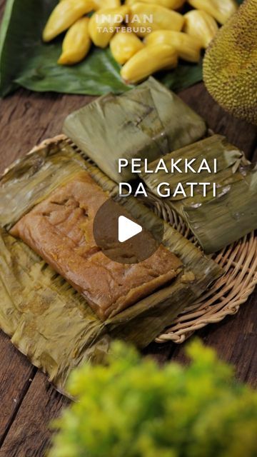 Swarna | Recipe video creator on Instagram: "Taste of Tulu Nadu Ep 4-Pelakkai da gatti (jackfruit addai) Ingredients: In a mixer jar 2 cups ripe jackfruit/ fanas/ halasina hannu Blend 1 cup soaked and drained raw rice/dosa rice 1/2 cup fresh coconut grated 1 cup jaggery 4 Elaichi 1/4 tsp salt Blend to semi fine paste Add a ladle full of batter over washed banana leaves. Fold as shown in the video. Place the folded side down and steam for 20-25 minutes. Enjoy hot or warm with tea ☺️ . . . . . . [ jackfruit, addai, dosa, breakfast, South Indian, sweet, vegan, healthy, no sugar, trending, reels, viral]" Ripe Jackfruit Recipes, Jackfruit Recipes Indian, Dosa Breakfast, Jaggery Recipes, Rice Dosa, Ripe Jackfruit, Raw Rice, Jackfruit Recipes, Vegetarian Desserts