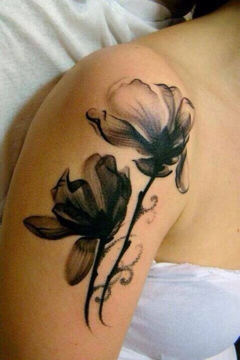 Nice Flower Watercolor Tattoo, White Flower Tattoo, Black And White Flower Tattoo, Super Tattoo, Tattoo Watercolor, Watercolor Tattoo Flower, Poppies Tattoo, Black And White Flower, Best Friend Tattoos