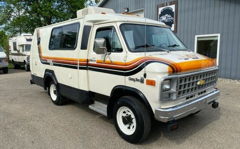 Camper Van Shower, Pickup Camping, Vintage Vw Camper, Class B Camper Van, Cool Rvs, 4x4 Camper Van, Chevrolet Van, Solar Panels Roof, Stripe Kit