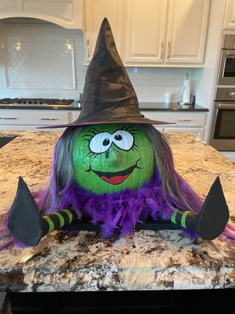 Diy Pumpkin Contest Ideas, Halloween Pumpkins Painted Witches, Witch Brew Pumpkin Decorating, Super Creative Pumpkin Decorating, Purple People Eater Pumpkin, Painted Witch Pumpkin Ideas, Witch Pumpkin Decorating Ideas, Mini Pumpkin Decorating Contest, Scary Pumkins Ideas Painted