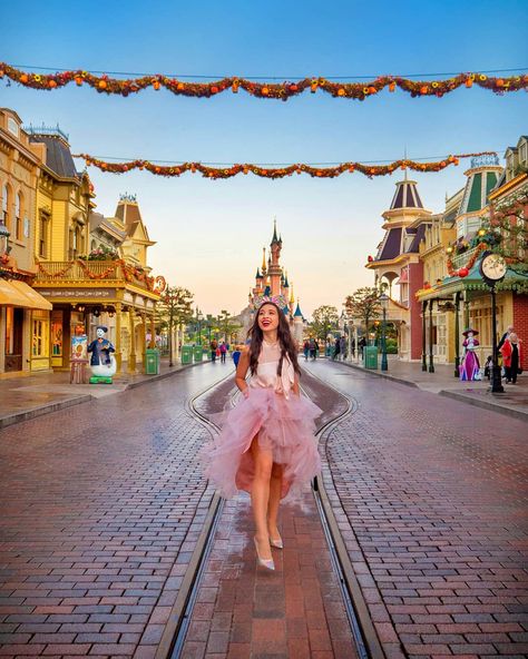 The 7 Most Instagrammable Spots in Disneyland Paris | Hello Miss Jordan Disney Photoshoot, Vacation To Italy, Alice In Wonderland Pictures, Disneyland Photography, Florida Parks, Disneyland Anaheim, Debut Ideas, Disneyland Photos, Disney Photo Ideas