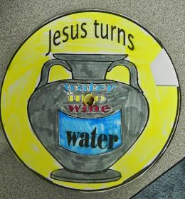 Water Into Wine Craft, Jesus Turns Water Into Wine, Church Youth Group Activities, Religion Activities, Bible Crafts Sunday School, Children Ministry, Preschool Bible Lessons, Miracles Of Jesus, Children's Church Crafts