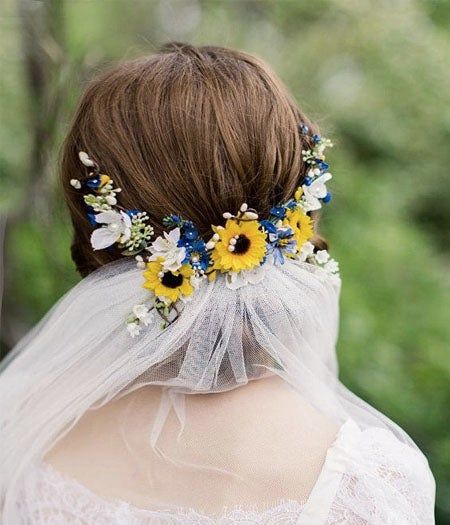 Royal Blue Hair, Blue Wildflowers, Hot Wedding, Hair Piece Wedding, Sunflower Wedding Bouquet, Sunflower Themed Wedding, Hair Garland, Cheap Wedding Venues, Country Style Wedding