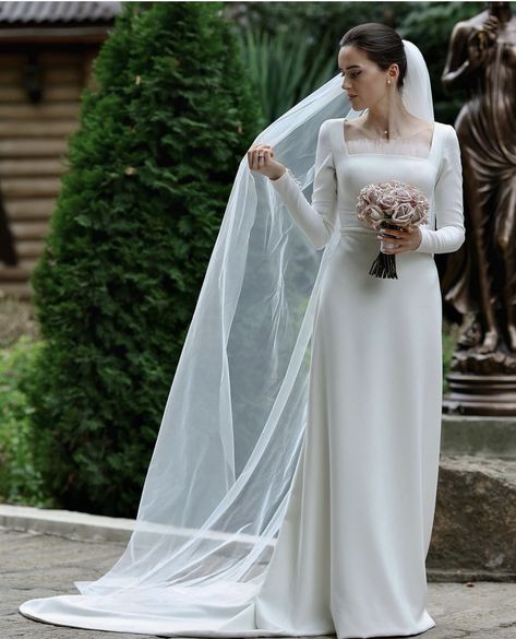 Modest Wedding Dresses With Veil, Modest Christian Wedding Dress, Minimal Wedding Dress Minimalist, Hijab Dress Wedding, Wedding Dress Korean Style, Wedding Dress Korean, Christian Wedding Gowns, Gorgeous Wedding Dress Princesses, Boho Bridal Dress