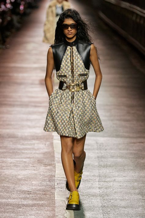 Lake Maggiore Italy, Louis Vuitton 2023, Resort 2024 Collection, Pre Fall 2023, White Louis Vuitton, Resort 2024, Cute Short Dresses, Womenswear Fashion, 2023 Collection