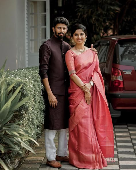 Saree Kurta Couple Pose, Husband Wife Poses In Saree, Engagement Bride And Groom Dress, Couple Pose In Sari, Couple Pose In Saree And Kurta, Kankupagla Couple Pose, Simple Marriage Look Indian, Couple Pose In Saree For Photoshoot, Tamil Traditional Dress For Men