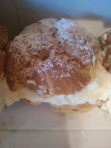 Wisconsin State Fair Cream Puff Fun Fair Food, Carnival Treats, Wisconsin State Fair, Fair Carnival, Cream Puff Recipe, Fair Foods, Carnival Food, Top Secret Recipes, Puff Recipe