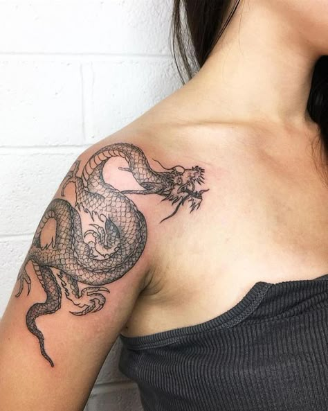 20 Epic Chinese Dragon Tattoo Ideas & Inspiration - Brighter Craft Tato Phoenix, 27 Tattoo, Dragons Tattoo, Chinese Dragon Tattoos, Dragon Tattoo For Women, Snakebites, Inspiration Tattoos, Arrow Tattoo, Dragon Tattoo Designs