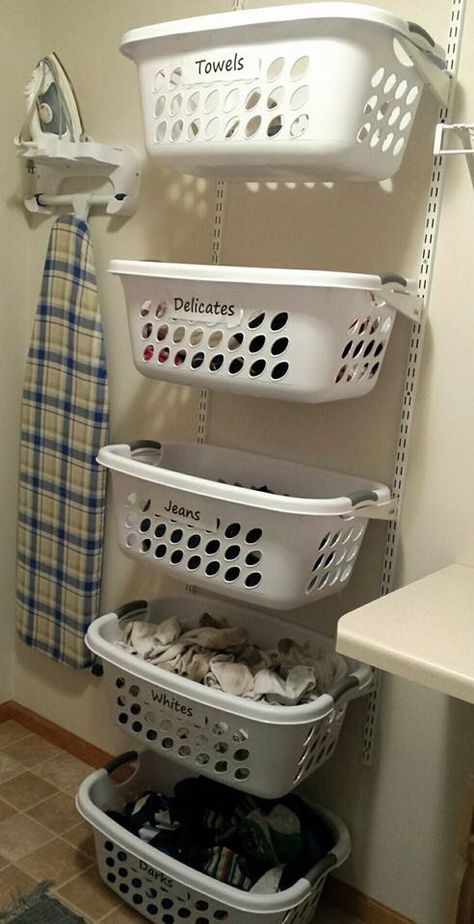 Laundry basket sorting Diy Lavanderia, Modern Laundry, Apartment Storage, Laundry Room Remodel, Laundry Room Diy, Laundry Baskets, Diy Kitchen Storage, Diy Laundry, Small Laundry Room