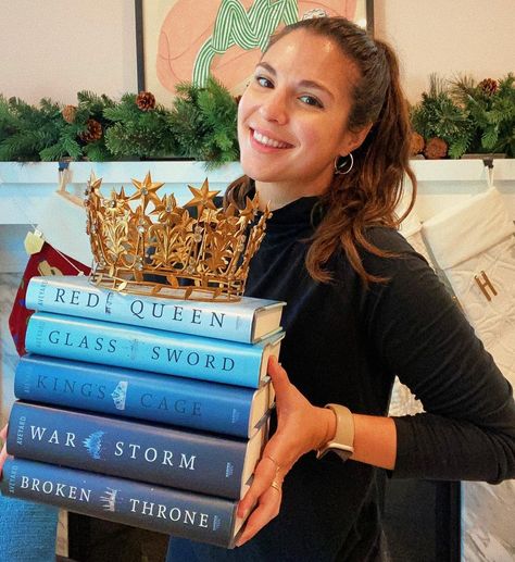 Victoria Aveyard on Instagram: “Calling all Red Queen fans! 👑 The @romancingrunoff auction is here and so is your chance to win a signed COMPLETE set of the Red Queen…” Victoria Aveyard Books, Red Queen Victoria Aveyard, The Red Queen, Victoria Aveyard, Red Queen, Reading Quotes, Queen Victoria, To Win, Vision Board