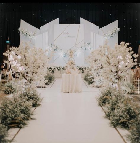 Wedding Pathway, Dekor Pelaminan, Theme For Wedding, Backdrop Inspiration, Wedding Rings Sets His, Indoor Wedding Decorations, Dekorasi Wedding, Wedding Motif, Nikah Decor