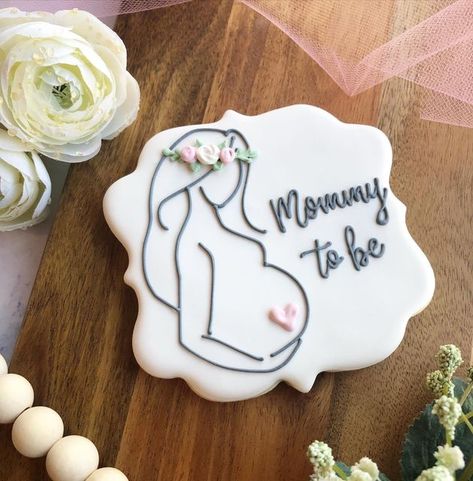 New Mom Cookies, Pregnant Cookies, Mom To Be Cake, Baby Announcement Cookies, Cakes For Baby Showers, Football Cake Design, Breastfeeding Cookies, Baby Shower Sugar Cookies, Deco Cupcake