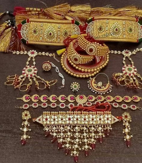 Rajputi jewellery beautiful necklace set (necklace, eating,nosring Gale ka ,man ke or nath) Rajputi Necklace, Rajput Jewellery, Rajasthani Jewellery, Rajasthani Bride, Wedding Jewellery Designs, Rajputi Jewellery, Bridal Jewellery Inspiration, Indian Wedding Jewelry Sets, Indian Jewelry Earrings