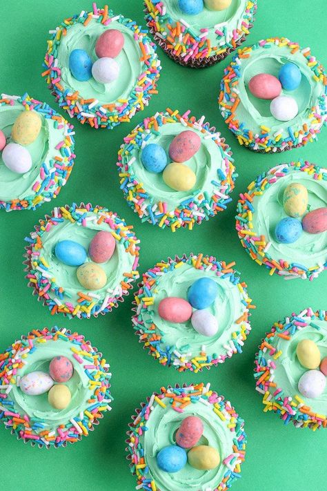 Easter Cupcake Ideas, Cupcake Easter, Easter Cupcakes Easy, Easy Cupcakes Decoration, Easter Deserts, Egg Cupcakes, Easter Party Food, Easter Cupcake, Desserts Ideas