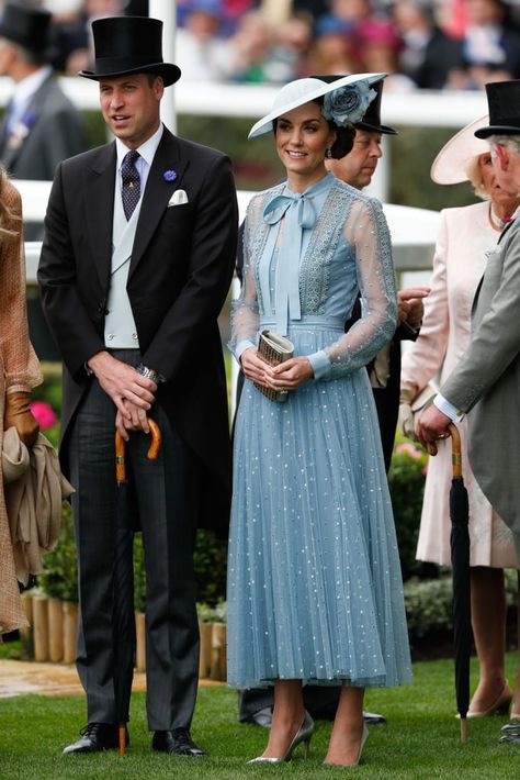 Prince William and Kate Middleton at Royal Ascot 2019 Photos Vestidos Kate Middleton, Ducesa Kate, Princess Diana Niece, Candied Apples, Royal Ascot Races, Herzogin Von Cambridge, Duchesse Catherine, Prins William, Kate Middleton Dress