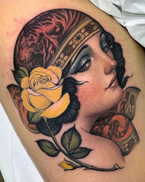 Traditional Tattoo Woman Face, Pinup Portrait, Traditional Tattoo Woman, Pin Up Tattoo, Japanese Tattoos For Men, Pin Up Girl Tattoo, Vintage Tattoo Design, Half Sleeve Tattoos Drawings, Pin Up Illustration