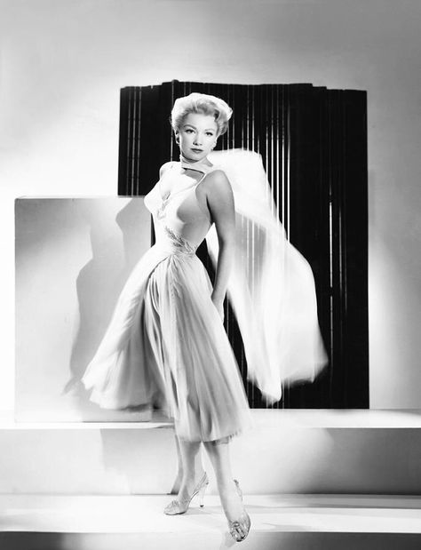 The 1950s — msmildred: Anne Baxter, c. 1953. Edith Head Designs, Judy Holliday, Anne Baxter, Old Hollywood Movie, Edith Head, Yul Brynner, 50s Women, Female Icons, Vintage Hollywood Glamour