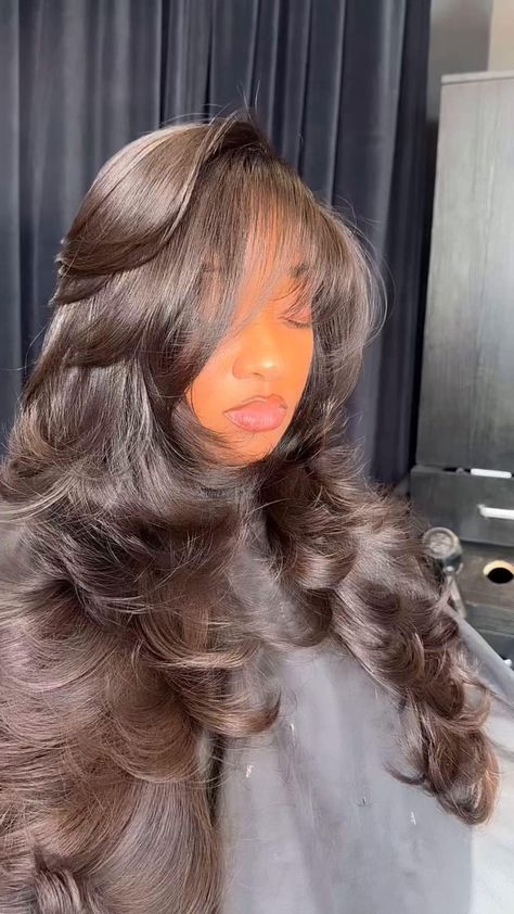 Category: LAYERS! 😍  Stylist: @prettybyericanichole Located in Troy, MI  ✨Follow For More Hair Inspo✨⁠ ⁠ #Snoblookbook #SnobLooks #QuickweaveInstall #HairInspo Layered Hair With Curls, Bang With Curls, Cute Lace Fronts, Big Curls For Long Hair, Hair Texturizer, Wig Stylist, Wig Tutorials, Styles Wigs, Natural Hair Protective Styles