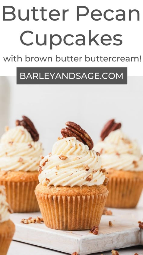 These brown butter pecan cupcakes are made with nutty brown butter and topped with toasted buttered pecans! They're the perfect fall dessert! Pecan Cupcakes Recipe, Buttered Pecans, Butter Pecan Cupcakes, Brown Butter Recipes, Pecan Biscotti, Pecan Pie Cupcakes, Pecan Cupcakes, Classic Pecan Pie, Specialty Cupcakes