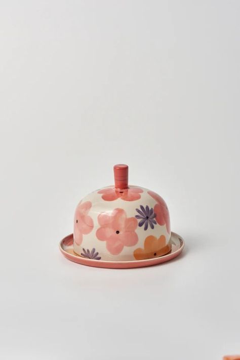 DITSY BUTTER DISH PINK #zicxa-photos #zicxa #images #background #wallpaper #freepik #shutterstock #VN Check more at Clay Cafe, Pottery Butter Dish, Unique Glassware, Enamel Cookware, Pottery Inspo, Pottery Pots, Retro Floral Pattern, Box Creative, Cerámica Ideas