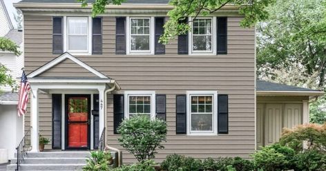 Get inspired by these 10 natural clay siding color combos for your home exterior. From earthy browns to warm yellows, transform your curb appeal. Mushroom Color Exterior House, Natural Clay Siding, Home Exterior Colors Combinations, Dutch Lap Siding, Classic Colonial Homes, Shutter Colors, Mushroom Color, Color Combinations Home, Brown Roof