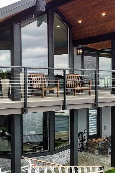 Contemporary Deck Railing, Aircraft Cable Deck Railing, Modern Iron Railings Outdoor, Contemporary Railings Exterior, Horizontal Cable Deck Railing, Deck Railing Cable, Outdoor Porch Railing Ideas, Deck Railing Modern, Cable Railing Fence