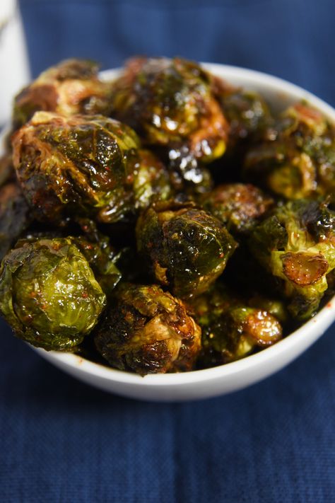 Copycat Longhorn Steakhouse Crispy Brussel Sprouts Recipe Blanching Brussel Sprouts, Cook Brussel Sprouts, Roasted Brussels Sprouts With Balsamic, Cooking Brussel Sprouts, Crispy Brussel Sprouts, Longhorn Steakhouse, Long Horn, Roasted Brussels Sprouts, Sprout Recipes