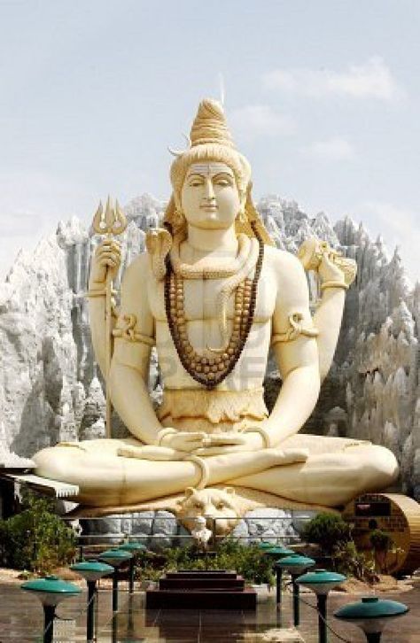 Lord Shiva, in the heart of the city of Bangalore, India. People send their prayers as lighted candles, floating on a steam that flows past Lord Shiva. Fantasy Gods, Mahakal Shiva, Namah Shivaya, Lord Mahadev, Lord Siva, Sweet Lord, Lord Shiva Statue, Lord Shiva Hd Wallpaper, Lord Shiva Family