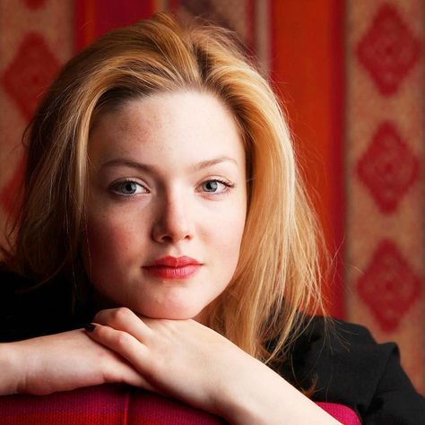 Holliday Grainger shared a photo on Instagram: “#HollidayGrainger photoshoot Did you know Holly is currently filming #TheCapture for BBC? We can’t…” • See 541 photos and videos on their profile. Michael Lucifer, Holliday Granger, Targaryen Women, Three Faces, Holliday Grainger, Film Lab, Restraining Order, Face Smile, Billie Piper