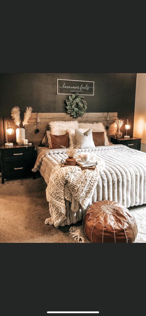 Home Decor Apartment, Western Bedroom Decor, Western Rooms, Western Bedroom, Home Decoration Ideas, Ideas Living Room, Spare Bedroom, Master Bedrooms Decor, Remodel Bedroom