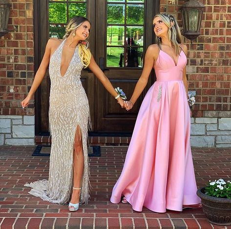 Prom Ideas Pictures, Prom Pictures Friends, Prom Pictures Group, Prom Photography Poses, Homecoming Poses, Prom Picture Poses, Dance Picture Poses, Prom Photoshoot, Prom Dress Inspo