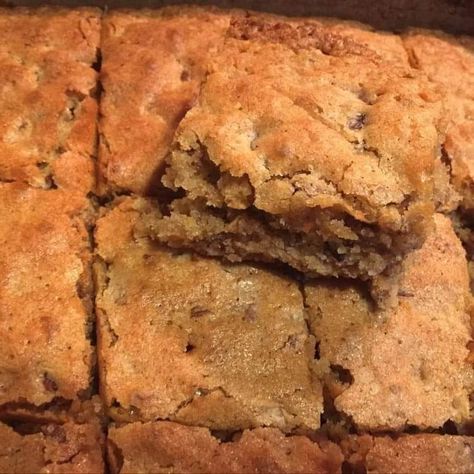 SWEET ALABAMA PECAN BREAD – Tasty Recipes Crock Pot Hashbrown Casserole, Taco Crock Pot, Alabama Pecan Bread, Pecan Bread Recipe, Pecan Bread, Powdered Sugar Glaze, Hashbrown Casserole, Caramelized Sugar, Pan Recipes