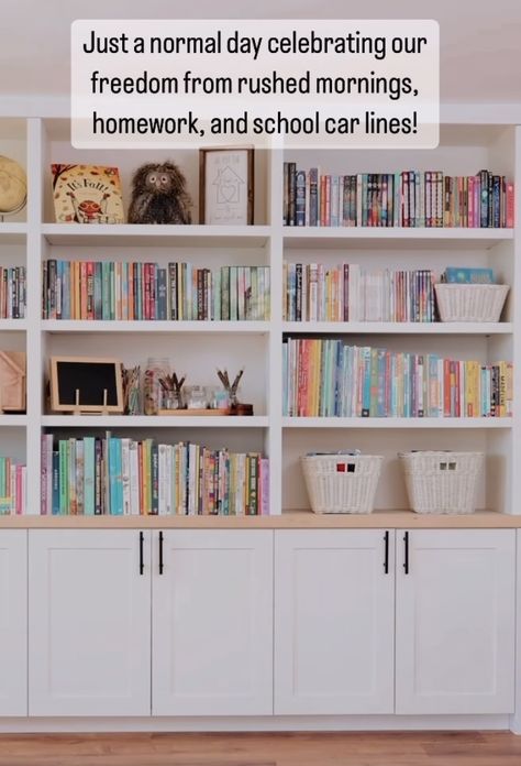 Homeschool Shelves Organization, Homeschool Room Setup, Diy Homeschool Room, Homeschool Library, Preschool Organization, Bible Homeschool, Homeschool Room Organization, Fairytale Bedroom, History Homeschool