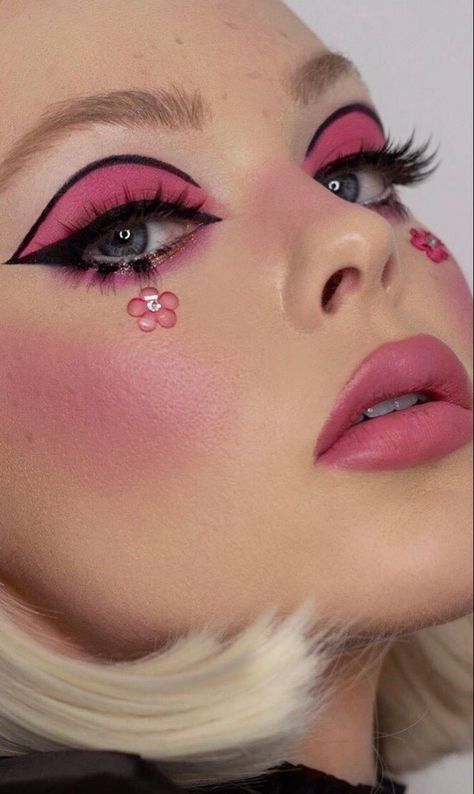 70s Halloween Makeup, 60s Pink Makeup, Pink 70s Makeup, 70s Make Up Looks, Gogo Makeup, Retro Makeup 70's, 70s Makeup Look Disco, 60s Makeup Looks, 70’s Disco Makeup