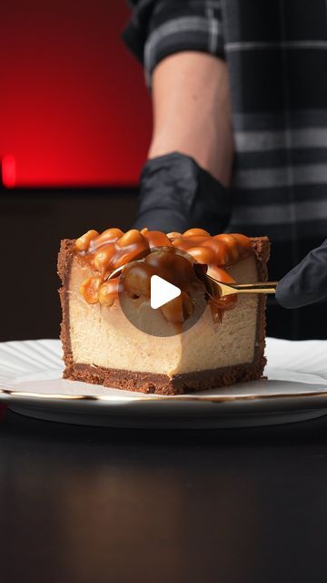 Katy Cake | Pastry Artist on Instagram: "Snickers Cheesecake Recipe 🍫🥜

Designed for a cake ring with a diameter of 16 cm and a height of 6 cm 🙃

Snickers Cheesecake Ingredients:
-cream cheese (520g)
-sugar (110g)
-cornstarch (7g)
-eggs (125g)
-heavy cream 37% (100g)
-peanut butter (50g)
-milk chocolate 40% (60g)

How to bake Snickers Cheesecake:
1️⃣Mix room🌡 cheese, sugar, and cornstarch until creamy using a rubber spatula
2️⃣Add the eggs one at a time, mixing well after each addition
3️⃣Thoroughly mix in the heavy cream
4️⃣For a smoother texture, pass the cheese mass through a fine sieve and divide it into two equal parts (about 410g each)
5️⃣Mix the first part of mass with the peanut butter and pour it into the prepared and cooled chocolate crust; refrigerate
6️⃣Combine the melted c Cheese Cakes Design, Snickers Cheesecake Recipe, Lotus Biscoff Spread, Cheesecake Ingredients, Snickers Cake, Rubber Spatula, Snickers Cheesecake, Biscoff Cheesecake, Cheesecake Recipes Classic