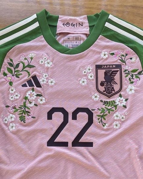 Hidden Ny, Japan Soccer, Pink Football, Design Jersey, Vintage Football Shirts, Trendy Shirt Designs, Skandinavian Fashion, Nature Shirts, Football Outfits