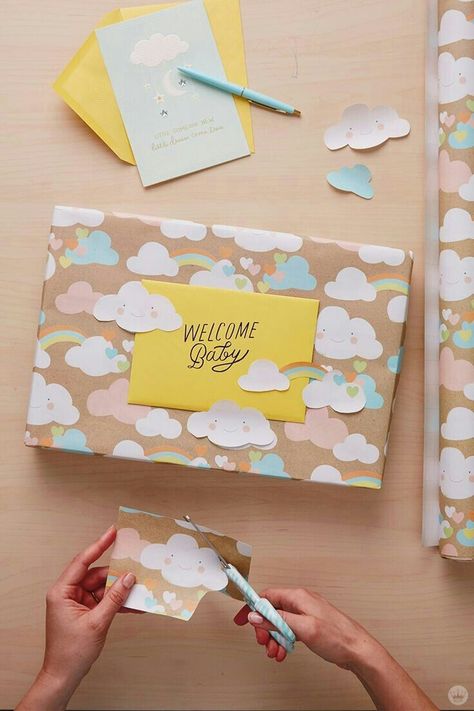 Baby Gift Wrapping, Gift Wrap Ideas, Creative Diy Gifts, Gifts Wrapping Diy, Wrap Ideas, Baby Shower Presents, Creative Gift Wrapping, Diy Gift Wrapping, Cadeau Diy