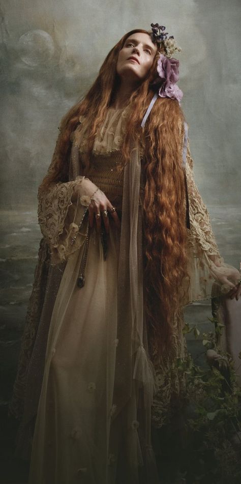 Florence Welch Hair, Classical Art Paintings, Florence Welsh, Florence Welch Style, Florence And The Machine, Made For Each Other, Florence Welch, Florence The Machines, Peanut Butter And Jelly