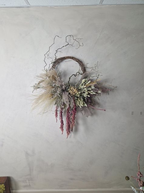 Amaranthus Arrangement, Dried Flower Wall Hanging, Dry Flower Wreath, Dried Flower Wall, Wreath Unique, Dried Floral Wreaths, Living Wreath, Christmas Florals, Dried Wreath