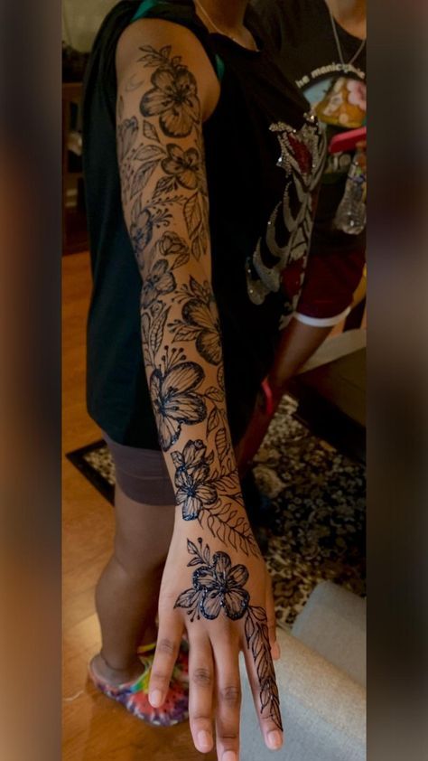 Sleeve Henna Tattoo, Henna Designs Arm, Henna Sleeve, Sleeve Henna, Henna Tattoo Designs Arm, Cute Henna Designs, Cute Henna Tattoos, Henna Style Tattoos, Henna Nails