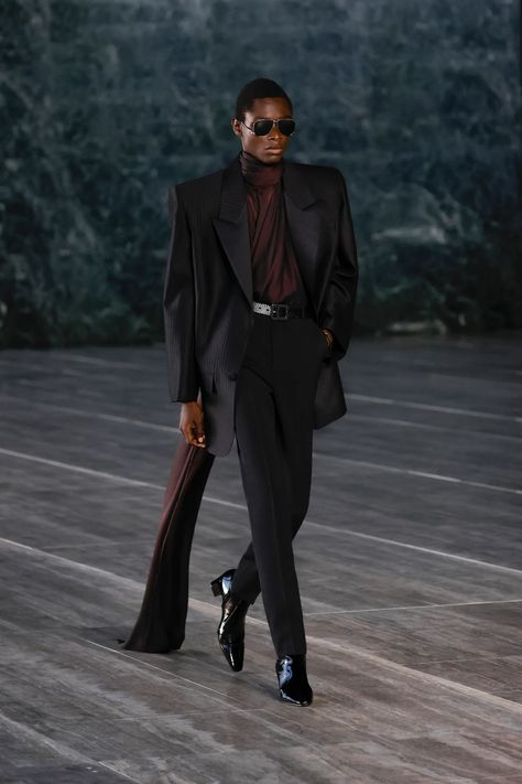 Saint Laurent Menswear, All Black Suit, 2024 Menswear, Mcqueen Fashion, Outfit Grid, Black Suit, Mens Spring, Fashion Show Collection, Black Suits