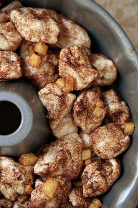 Don't stress over fall entertaining or deciding which breakfast or dessert recipe to make. Instead, try this easy monkey bread recipe with biscuits plus five other ingredients which come together to make Apple Cinnamon Monkey Bread! #applerecipes #monkeybreadrecipes #monkeybread #applecinnamonmonkeybread #fallrecipes #christmasmorning #holidayrecipes #apple #applecinnamon #easyrecipes #easyrecipe #recipe #recipes #breakfastrecipes #brunchrecipes #fallfood #fallcooking #holidaybreakfast #holiday Apple Pie Stuffed Monkey Bread, Monkey Apple Bread, Apple Monkey Bread Recipe, Sweet Monkey Bread, Apple Monkey Bread With Canned Biscuits, Monkey Bread With Apples, Monkey Balls Recipe, Make Ahead Monkey Bread, Monkey Bread Crockpot